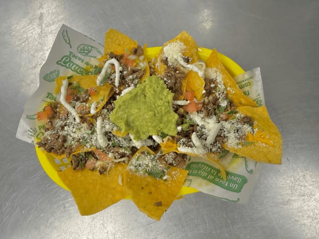 NACHOS.