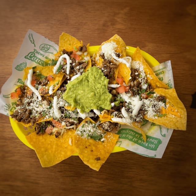 NACHOS.